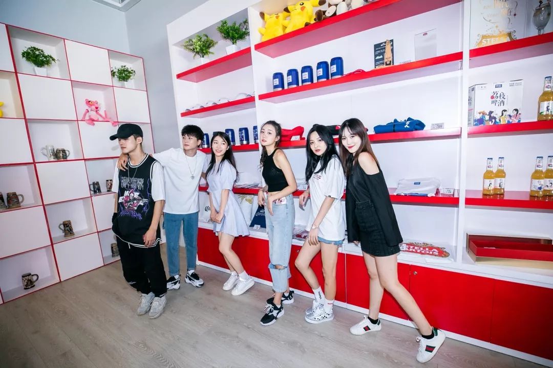 報(bào)告:我想去百威中國(guó)那個(gè)啤酒展覽館打卡品美酒佳肴|國(guó)潮范這么閃 - 第3張 - 會(huì)展活動(dòng)策劃CCASY.COM 報(bào)告:我想去百威中國(guó)那個(gè)啤酒展覽館打卡品美酒佳肴|國(guó)潮范這么閃 - 第3張