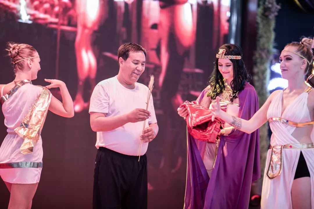 報(bào)告:我想去百威中國(guó)那個(gè)啤酒展覽館打卡品美酒佳肴|國(guó)潮范這么閃 - 第27張 - 會(huì)展活動(dòng)策劃CCASY.COM 報(bào)告:我想去百威中國(guó)那個(gè)啤酒展覽館打卡品美酒佳肴|國(guó)潮范這么閃 - 第27張