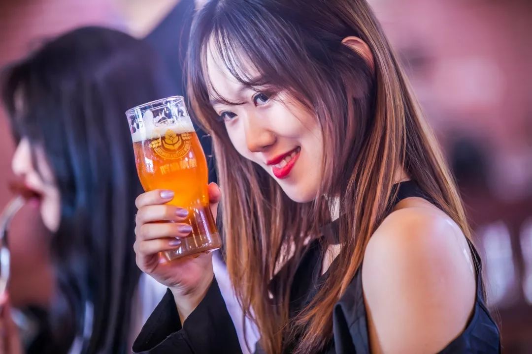 報(bào)告:我想去百威中國(guó)那個(gè)啤酒展覽館打卡品美酒佳肴|國(guó)潮范這么閃 - 第29張 - 會(huì)展活動(dòng)策劃CCASY.COM 報(bào)告:我想去百威中國(guó)那個(gè)啤酒展覽館打卡品美酒佳肴|國(guó)潮范這么閃 - 第29張