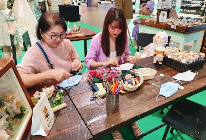 新馬泰商場(chǎng)美陳展覽活動(dòng)旨在點(diǎn)亮疫情下的壓抑 - 第18張 - 會(huì)展活動(dòng)策劃CCASY.COM 新馬泰商場(chǎng)美陳展覽活動(dòng)旨在點(diǎn)亮疫情下的壓抑 - 第18張