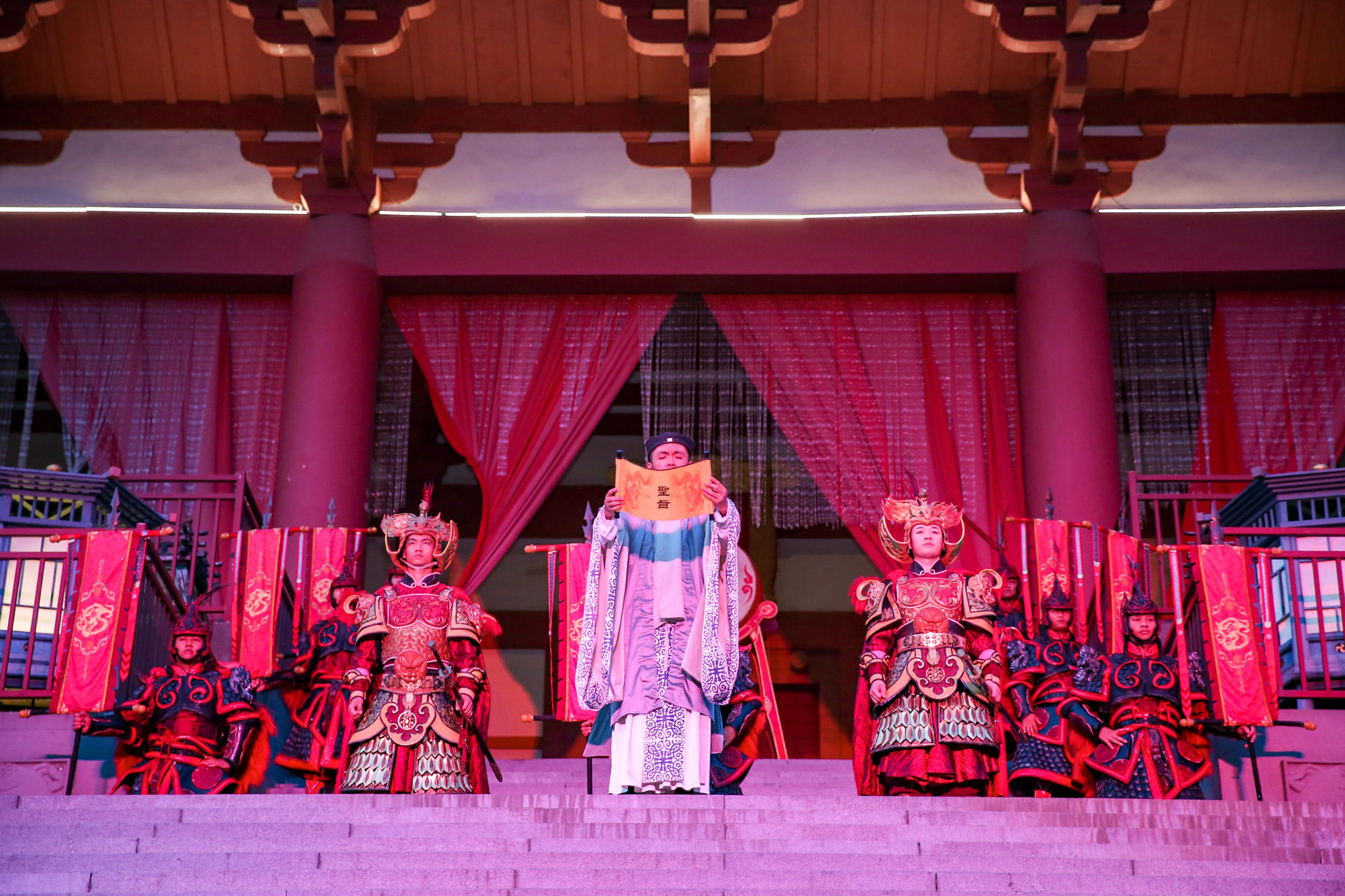 「盛唐奇幻夜」暑期活動策劃再現(xiàn)大唐市集風(fēng)貌，張燈結(jié)彩歌舞升平